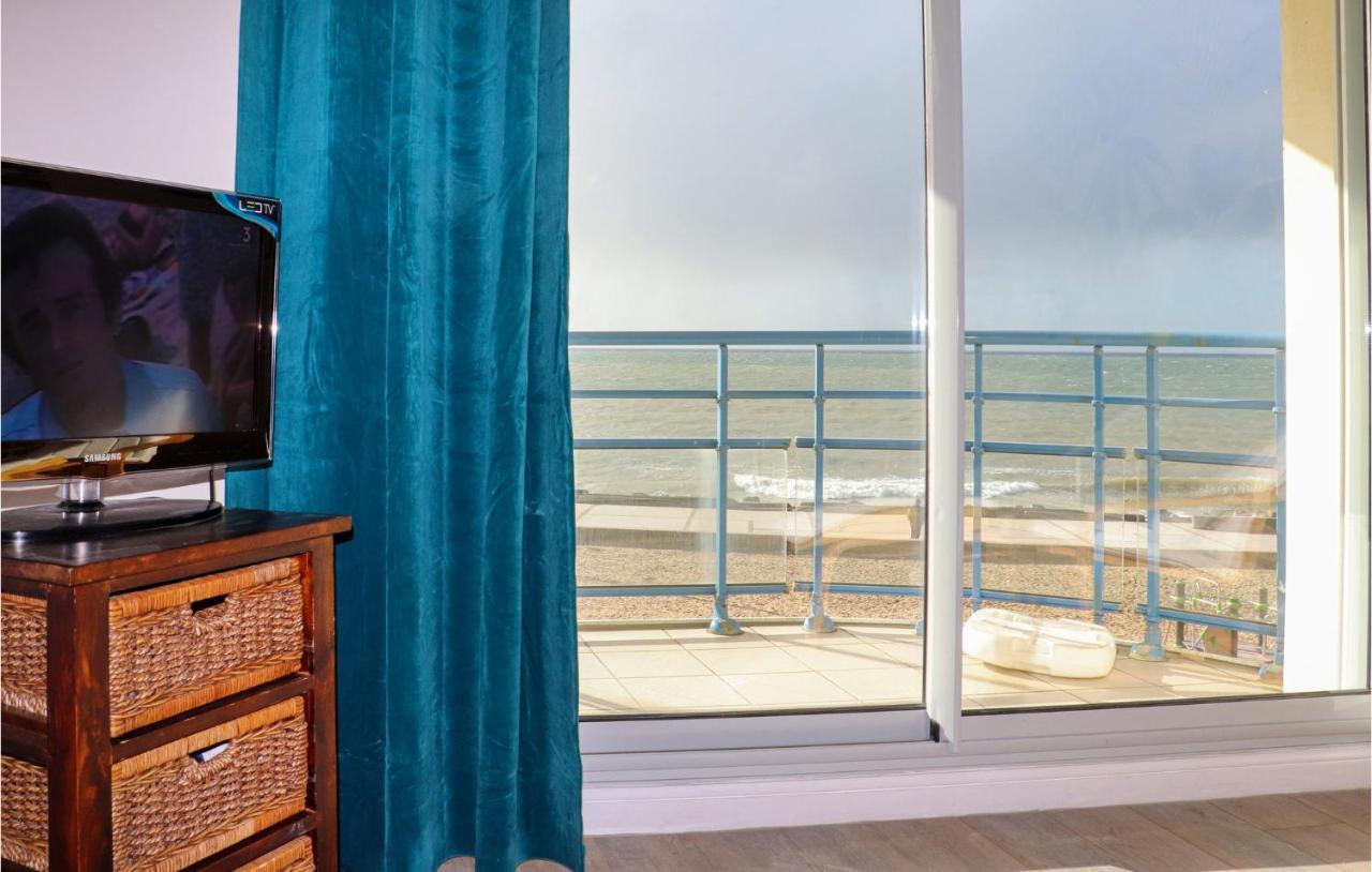 Awesome apartment in Wimereux with 1 Bedrooms Buitenkant foto