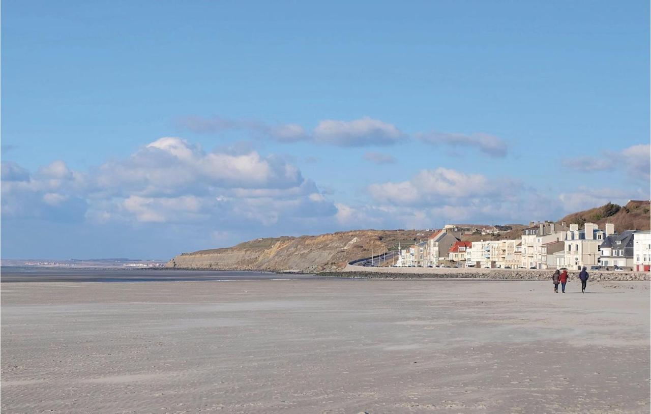 Awesome apartment in Wimereux with 1 Bedrooms Buitenkant foto